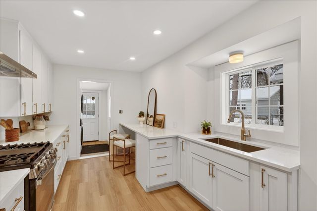 2138 Edgewood Avenue NE, Grand Rapids, MI 49505