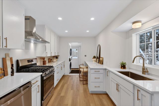 2138 Edgewood Avenue NE, Grand Rapids, MI 49505