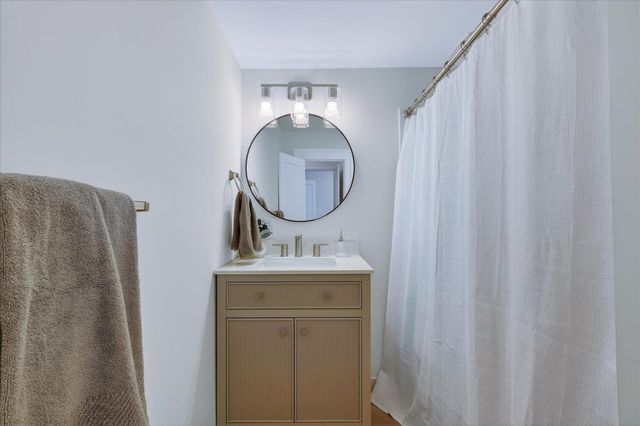 2138 Edgewood Avenue NE, Grand Rapids, MI 49505