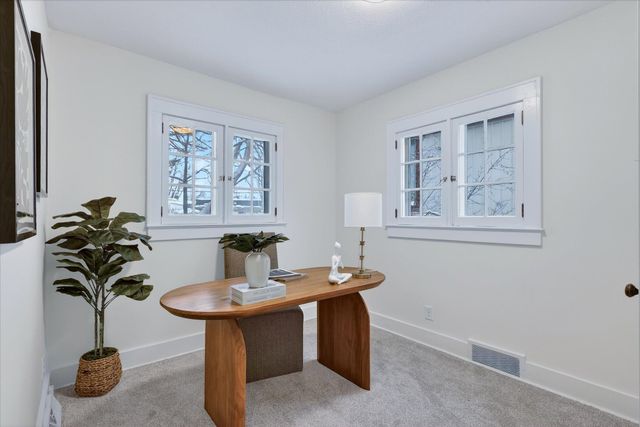 2138 Edgewood Avenue NE, Grand Rapids, MI 49505