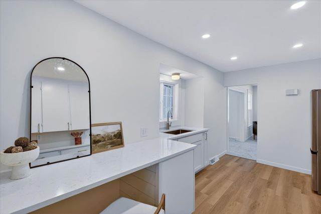 2138 Edgewood Avenue NE, Grand Rapids, MI 49505