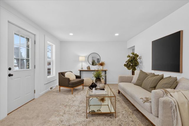 2138 Edgewood Avenue NE, Grand Rapids, MI 49505