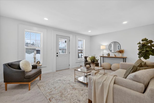 2138 Edgewood Avenue NE, Grand Rapids, MI 49505