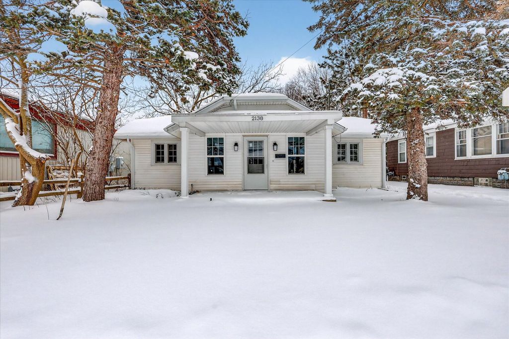 2138 Edgewood Avenue NE, Grand Rapids, MI 49505