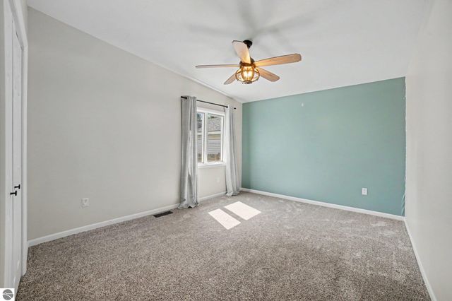 121 W Hazel Street, St Louis, MI 48880