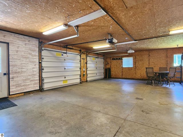 121 W Hazel Street, St Louis, MI 48880