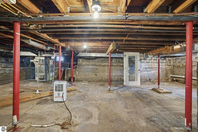 121 W Hazel Street, St Louis, MI 48880