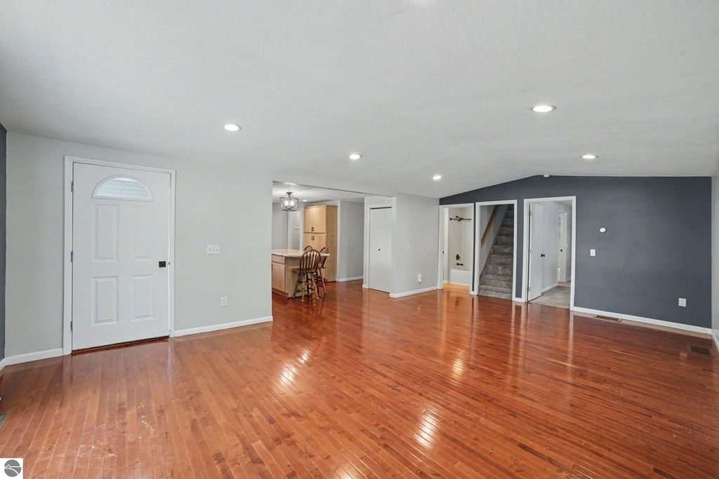 Image 10 of property listing at 121 W Hazel Street, St Louis, MI 48880