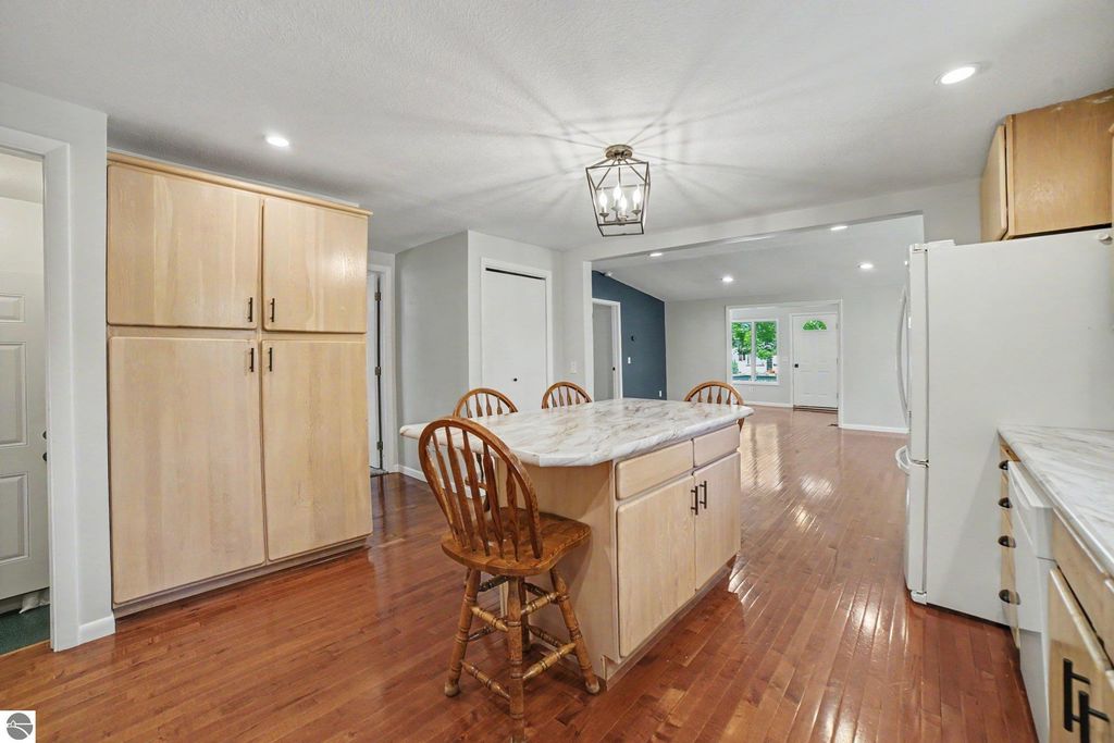 Image 15 of property listing at 121 W Hazel Street, St Louis, MI 48880