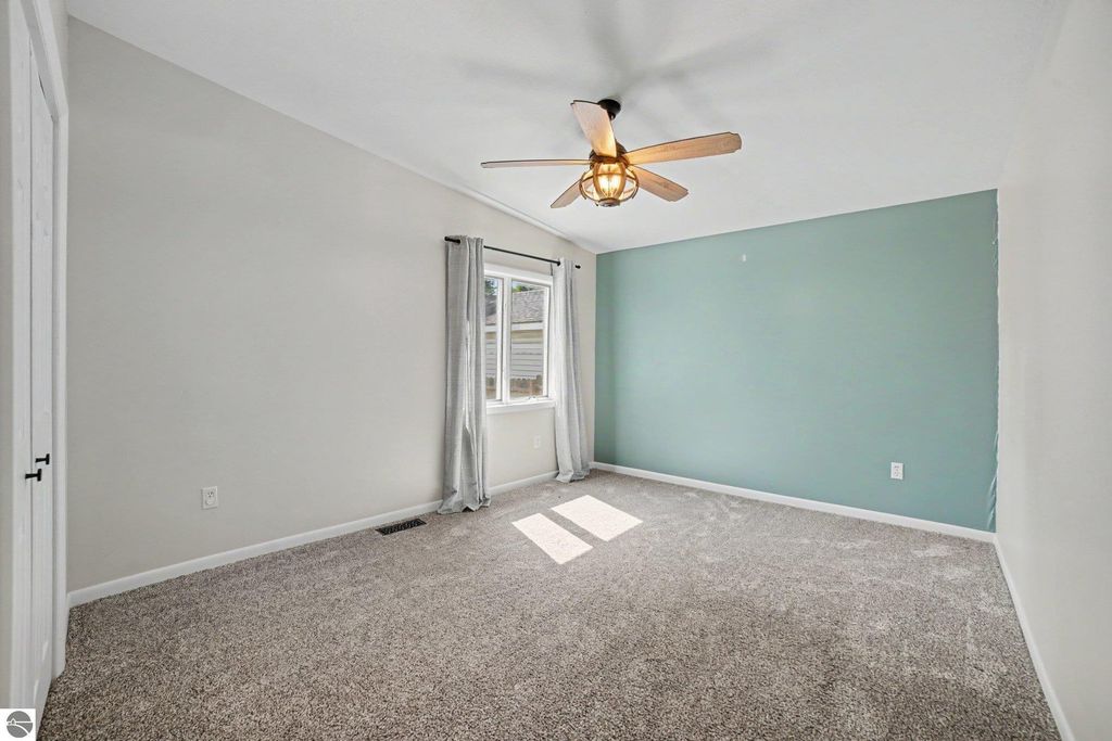 Image 17 of property listing at 121 W Hazel Street, St Louis, MI 48880