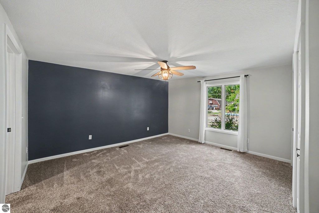 Image 21 of property listing at 121 W Hazel Street, St Louis, MI 48880