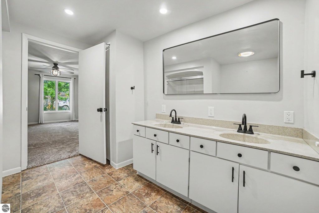Image 26 of property listing at 121 W Hazel Street, St Louis, MI 48880