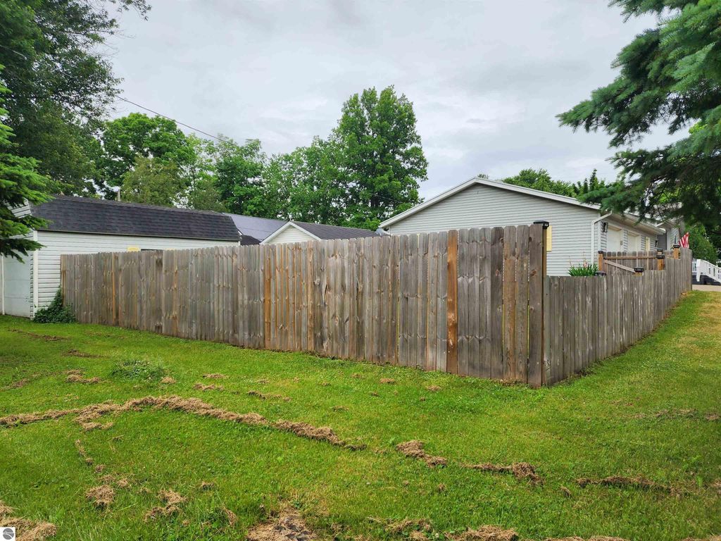 Image 54 of property listing at 121 W Hazel Street, St Louis, MI 48880