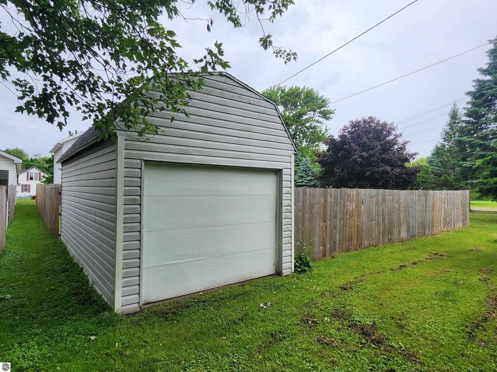 Image 59 of property listing at 121 W Hazel Street, St Louis, MI 48880