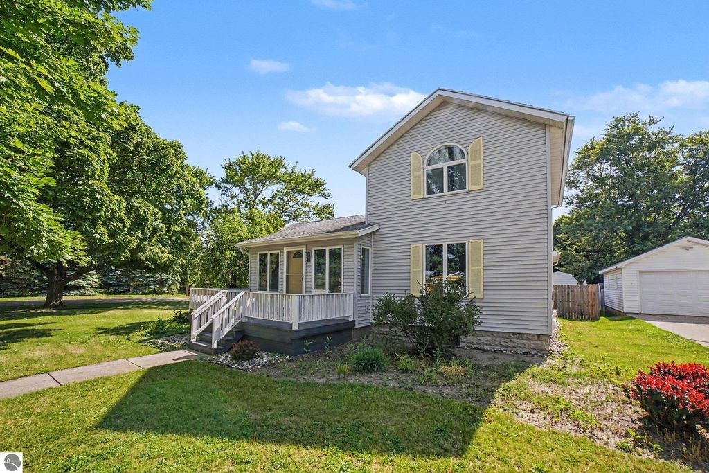 Image 61 of property listing at 121 W Hazel Street, St Louis, MI 48880