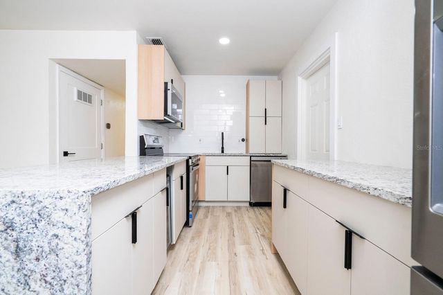 2002 GEIGEL AVENUE, Orlando, FL 32806