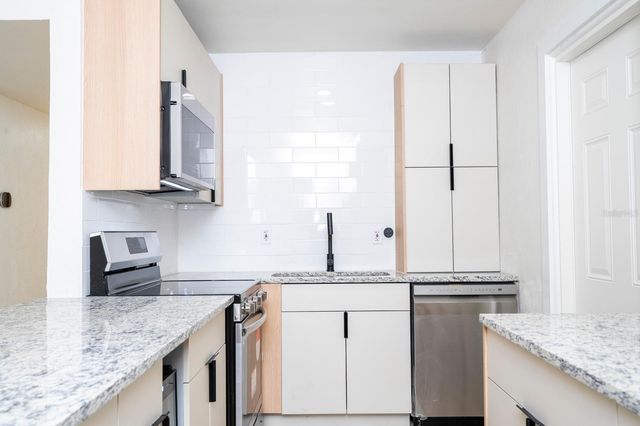 2002 GEIGEL AVENUE, Orlando, FL 32806