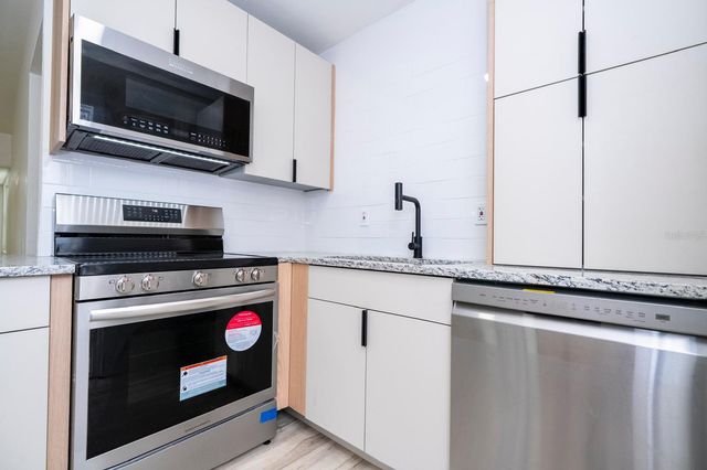 2002 GEIGEL AVENUE, Orlando, FL 32806