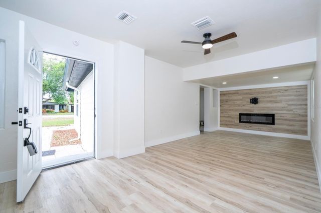 2002 GEIGEL AVENUE, Orlando, FL 32806