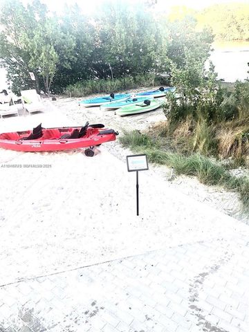 16385 Biscayne Blvd 1415, North Miami Beach, FL 33160