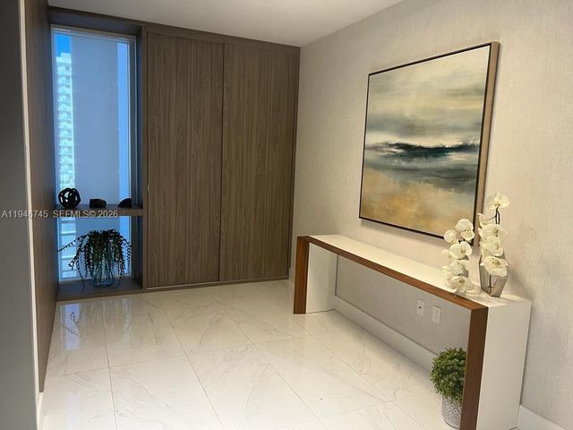 16385 Biscayne Blvd 1415, North Miami Beach, FL 33160