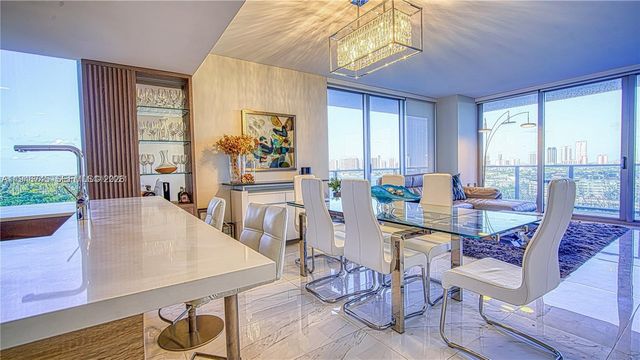 16385 Biscayne Blvd 1415, North Miami Beach, FL 33160