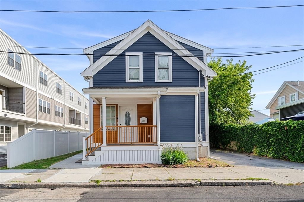 883 Grinnell St, Fall River, MA 02721