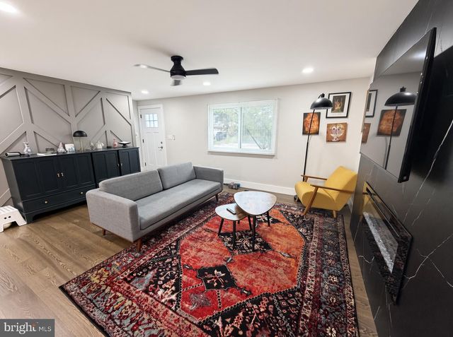 8107 BROWN CT, Alexandria, VA 22306