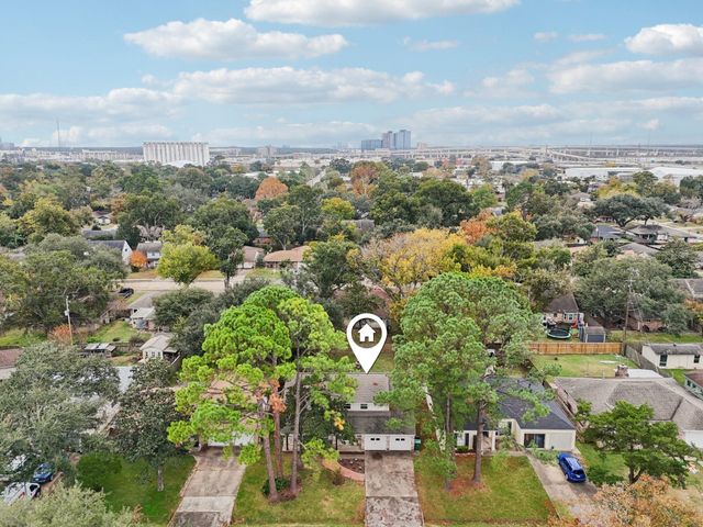 10647 Hazelhurst Drive, Houston, TX 77043