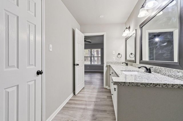 10647 Hazelhurst Drive, Houston, TX 77043