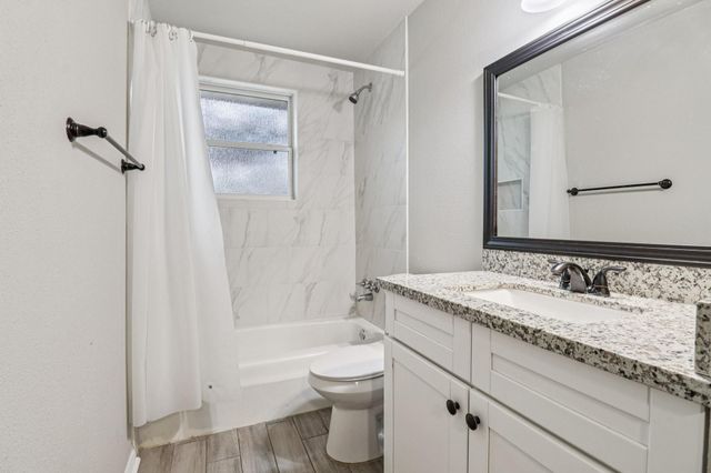 10647 Hazelhurst Drive, Houston, TX 77043