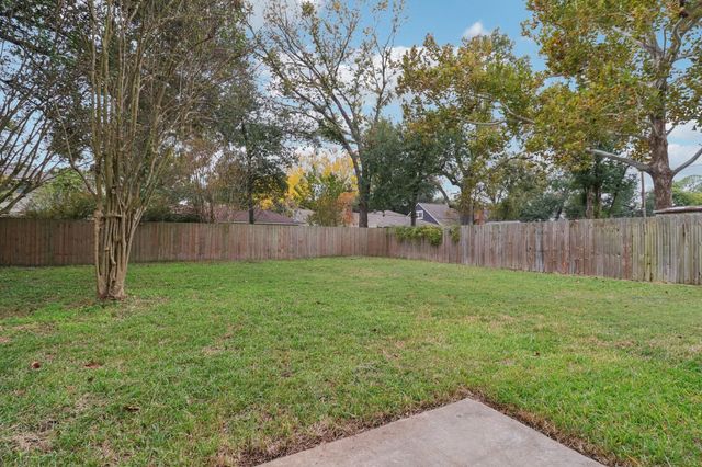 10647 Hazelhurst Drive, Houston, TX 77043