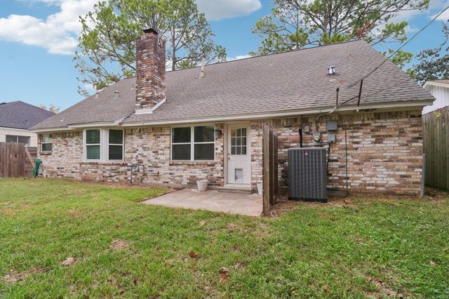 10647 Hazelhurst Drive, Houston, TX 77043