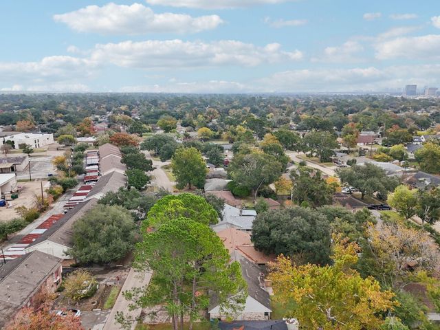 10647 Hazelhurst Drive, Houston, TX 77043