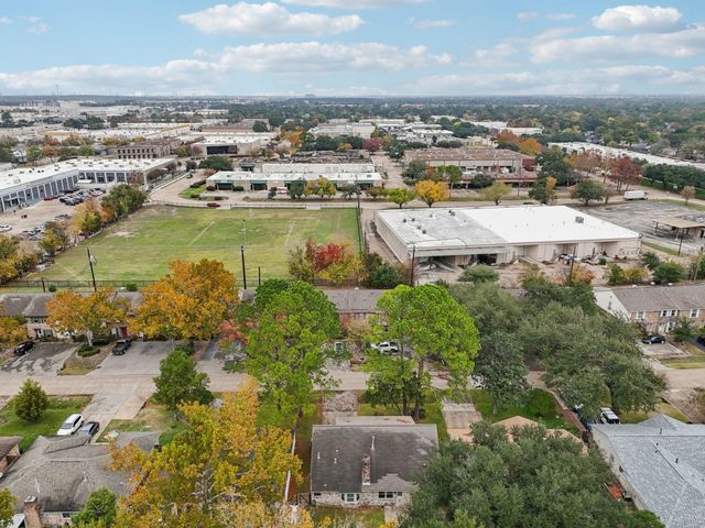 10647 Hazelhurst Drive, Houston, TX 77043