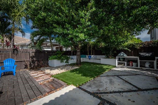 8526 NW 110th Place 0, Doral, FL 33178