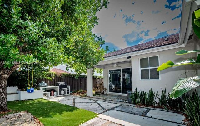 8526 NW 110th Place 0, Doral, FL 33178