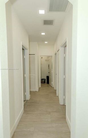 8526 NW 110th Place 0, Doral, FL 33178
