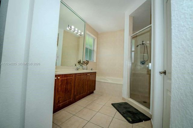 8526 NW 110th Place 0, Doral, FL 33178