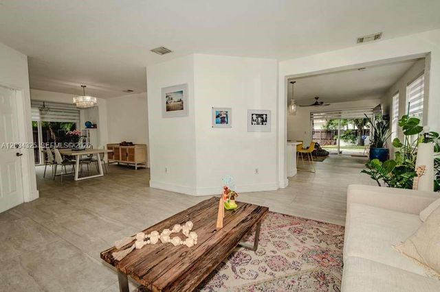 8526 NW 110th Place 0, Doral, FL 33178