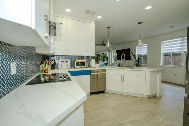 8526 NW 110th Place 0, Doral, FL 33178