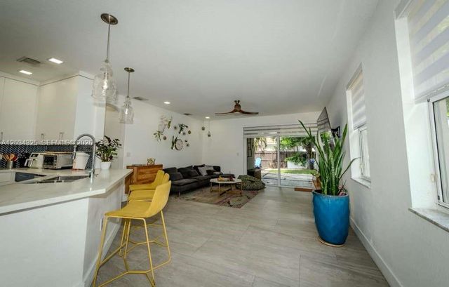 8526 NW 110th Place 0, Doral, FL 33178