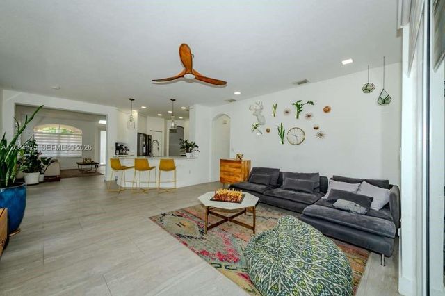 8526 NW 110th Place 0, Doral, FL 33178