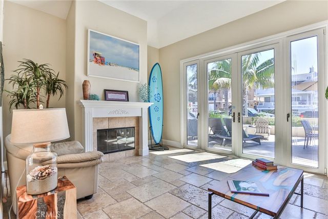 215 6th street, Huntington Beach, CA 92648