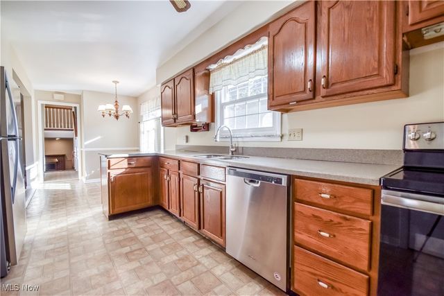 6145 Hemingway Road, Mayfield Village, OH 44143