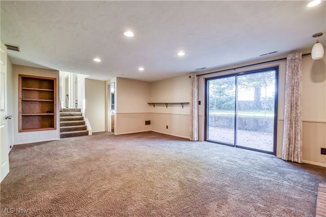 6145 Hemingway Road, Mayfield Village, OH 44143