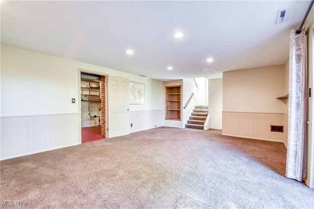 6145 Hemingway Road, Mayfield Village, OH 44143