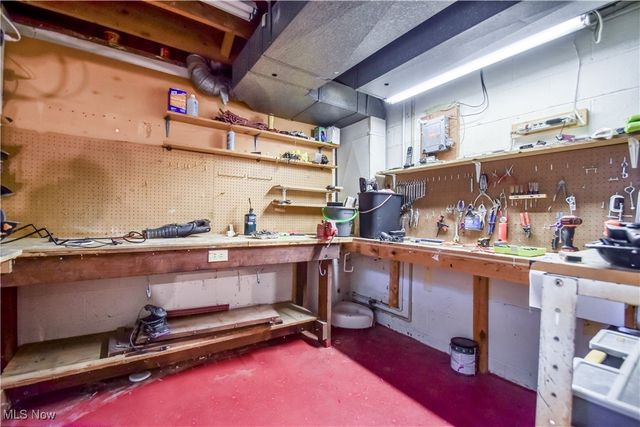 6145 Hemingway Road, Mayfield Village, OH 44143