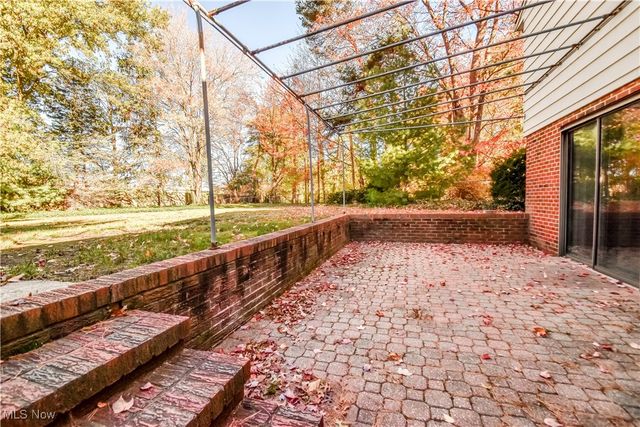 6145 Hemingway Road, Mayfield Village, OH 44143