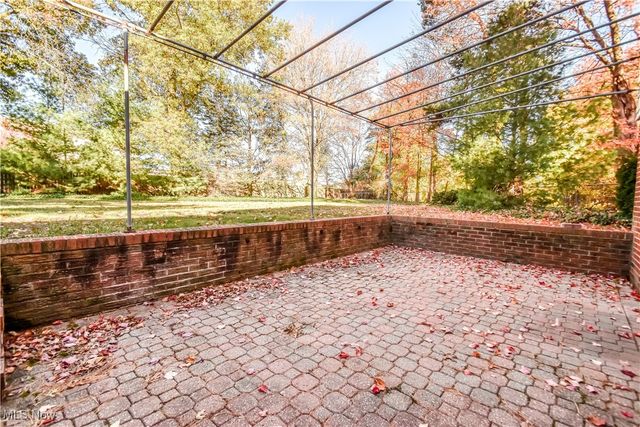 6145 Hemingway Road, Mayfield Village, OH 44143